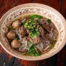 ก๋วยเตี๋ยวเนื้อ - น้ำ