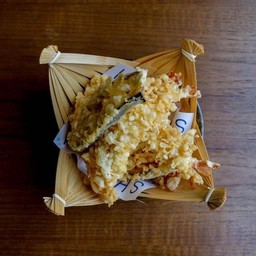 D11 - เทมปุระผักรวม Vegetable Tempura Set