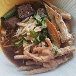 บะหมี่เหลืองน้ำพิเศษ