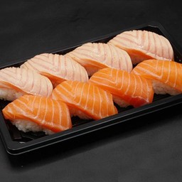 ซูชิปลาแซลมอน 4 คำ + ซูชิปลาแซลมอนเบิร์น 4 คำ