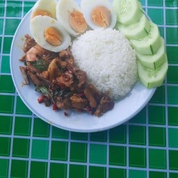 ตาพรานบุญผัดไทยกุ้งสดอาหารตามสั่ง