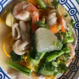 ราดหน้าทะเล
