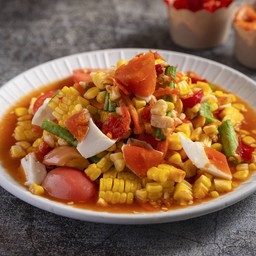 ตำข้าวโพดไข่เค็ม Boiled Sweet Corn Spicy Salad with Salted Egg