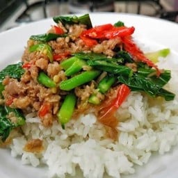 คะน้าหมูสับ