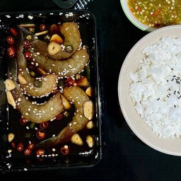 งั่มงั่มกินฉันสิ ข้าวหน้าเนื้อผัดกระเทียมและอื่นๆ ฯลฯ