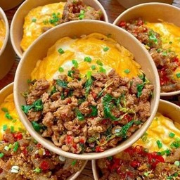 กระเพราหมูสับไข่ข้น