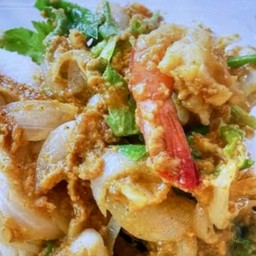 ข้าวผงกระหรี่หมูชิ้น