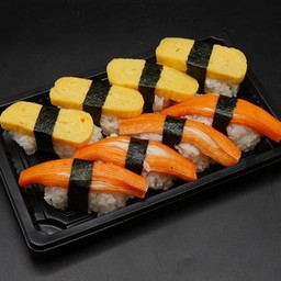 ซูชิปูอัด 4 คำ + ซูชิไข่หวาน 4 คำ