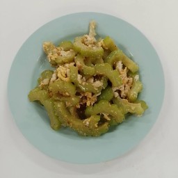 มะระผัดไข่