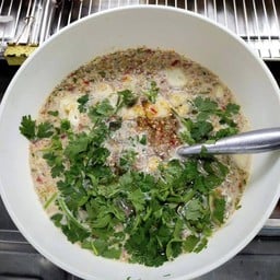 ปลาหมึกย่าง (เจ้าเก่าหน้าร้านขายยาหน้าคอนโดประนัน)