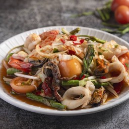ตำมั่วทะเลปูปลาร้า Papaya Spicy Salad with Seafood