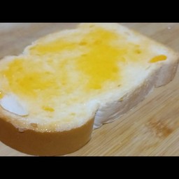 ขนมปังปิ้ง แยมส้ม 1 แผ่น