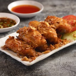 ไก่บักเสี่ยวสมุนไพร Deep Fried Chicken Wings with Herb
