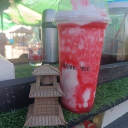 นมสดสตอเบอรี่ปั่น