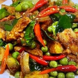 ข้าว ผัดฉ่าหมูสามชั้นสไลด์