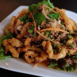 ยำไก่แซ่บ