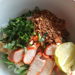 ก๋วยเตี๋ยวแห้งหมูแดง