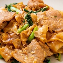 กระเพรารสเด็ด เจ๊เป็ดจัดให้ (โวยวาย โภชนา) หมอชิต2