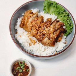 ข้าวไก่ย่างจิ้มแจ่ว