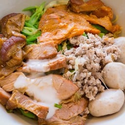 ก๋วยเตี๋ยวหมูรวม-ไม่ต้มยำ