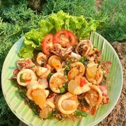 หมึกไข่ผัดกระเพรา