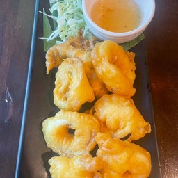 ปลาหมึกชุปแป้งทอด