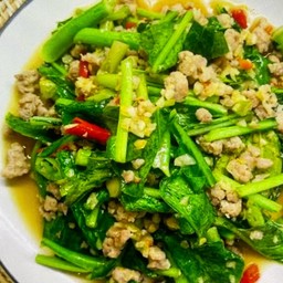 ข้าวคะน้าหมูสับ