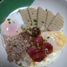 ครัวยายแป๋วกระเพราพริกแห้งไข่ข้น