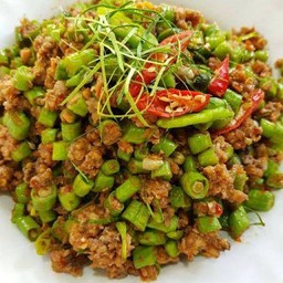 ผัดพริกแกงกบ