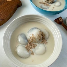 บัวลอยเต้าหู้นมสด