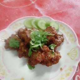 ข้าวหมูก้อนทอดกระเทียม