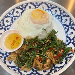 ข้าวกะเพราหมูหม้ก