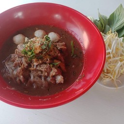 เตี๋ยวเรือ พิเศษ