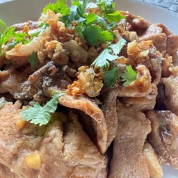 ข้าวหมูชิ้นกระเทียม
