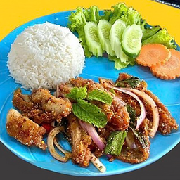 LM ข้าวยำไก่แซ่บญาญ่า