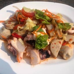 กุลริศา หมึกย่างรสเด็ด ยำไม้เสียบ ข้าง รพ นครพิงค์