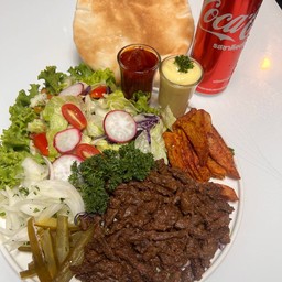 Beef shawarma plate with drink