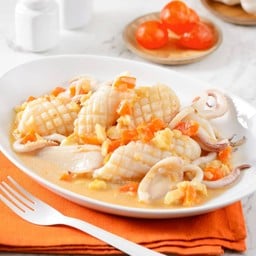 ปลาหมึกผัดไข่เค็ม