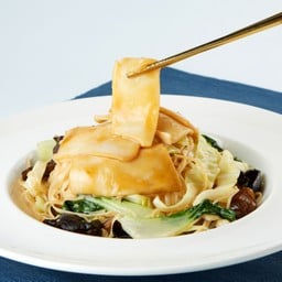 บะหมี่ฮ่องกงผัดเป๋าฮื้อญี่ปุ่น