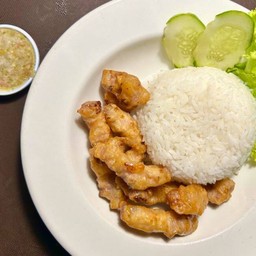 ข้าวสามชั้นทอดน้ำปลา