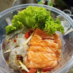 ตำแซลมอนกุ้งสด