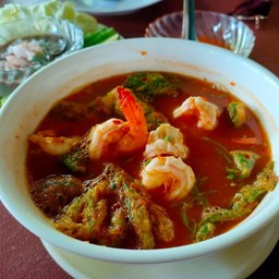 แกงส้มชะอมกุ้ง