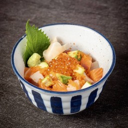 F02 - ข้าวหน้าปลาดิบรวมหั่นเต๋า Bara Chirashi Don