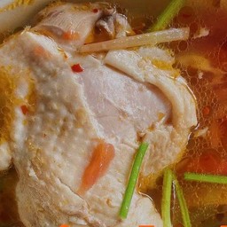 ต้มแซบสะโพกไก่