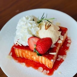 Toast สตอเบอรี่