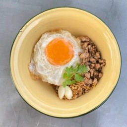 ข้าวหมูกระเทียม