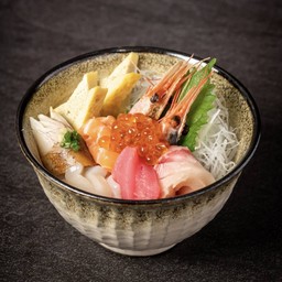 F04 - ข้าวหน้าปลาดิบรวม Donburi