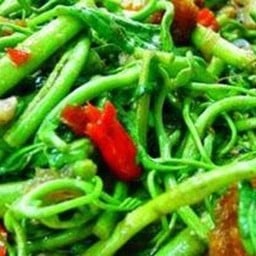 ผัดผักกระเฉดไฟแดง