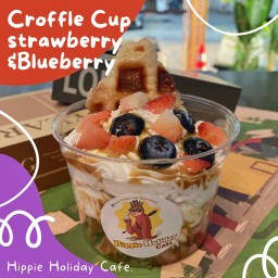 ครอฟเฟิล คัพ วิปครีม สตอเบอร์รี่&บลูเบอรี่