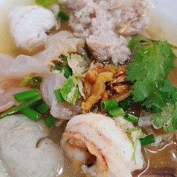 อาอี๊ 60 ปี ข้าวขาหมู ข้าวต้ม ลูกชิ้นแคะ หทัยราษฎร์